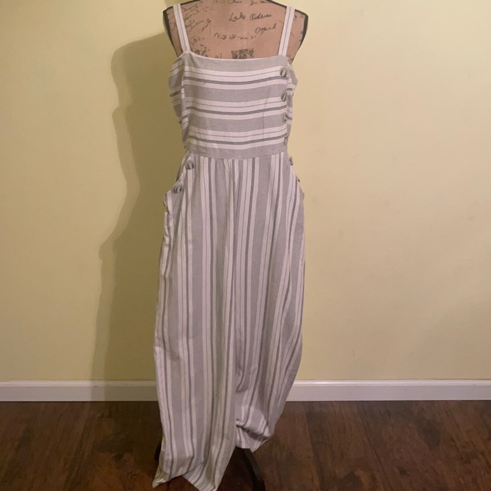 Striped jumper with pockets.